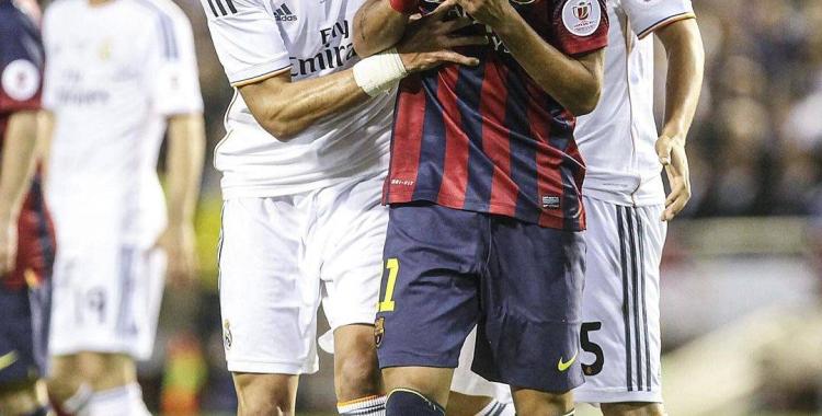 九游-詹姆斯重返赛场，战术调整首场状态出色，皇家马德里观众沸腾！上演精彩一战的简单介绍