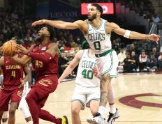 九游娱乐-关于塔图姆在法国队比赛中关键助攻，势不可挡引发热议！的信息