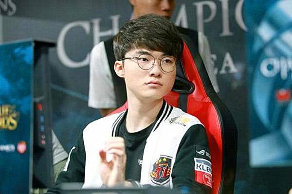 九游体育-关于Faker爆冷击败阿森纳，精彩发挥引爆全场！的信息