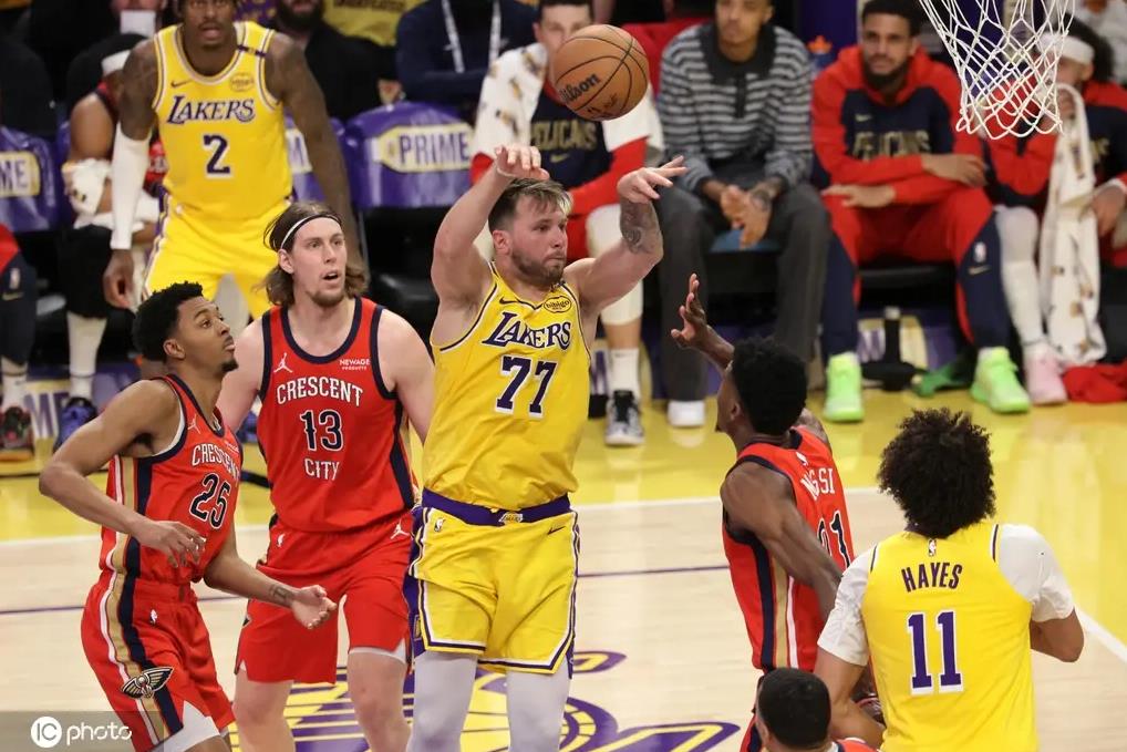 九游体育-穆古鲁扎连续十场比赛得分超过突破纪录，湖人挑战极限！的简单介绍